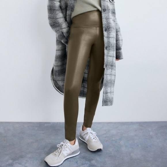 Aritzia Wilfred Green Daria Vegan Faux Leather Leggings Pants High Waisted Rise - Picture 2 of 11